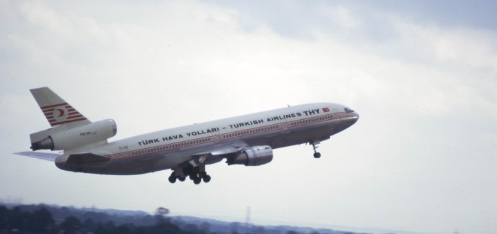 Snímek tragického letounu DC-10 pořízený v Londýně v létě roku 1973
