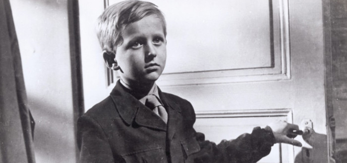 Ivan Jandl se narodil 24. ledna 1937 do pražské rodiny účetního Klementa Jandla a jeho manželky Boženy