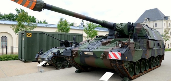 Válka na Ukrajině, ale předtím už konflikt v Afgánistánu - i tam byly nasazeny nizozemské a německé houfnice PzH 2000