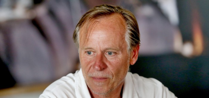 Karel Roden na farmě u svého zámku pěstuje borůvky. „Živí“ tím celý rozsáhlý areál
