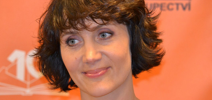 Ester Janečková – usměvavá moderátorka pořadu Pošta pro tebe, herečka a bojovnice za lidská práva