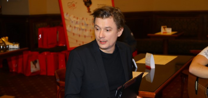 Herec Tomáš Měcháček prezentoval svůj politický postoj na demonstraci spolku Milion chvilek pro demokracii