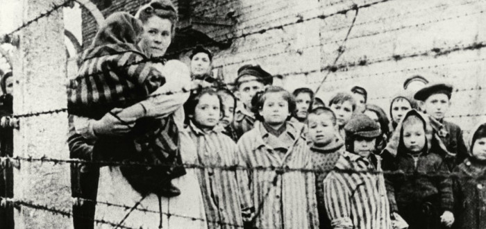 Hrůzy nacistického řádění v Osvětimi se nevyhnuly ani dětem