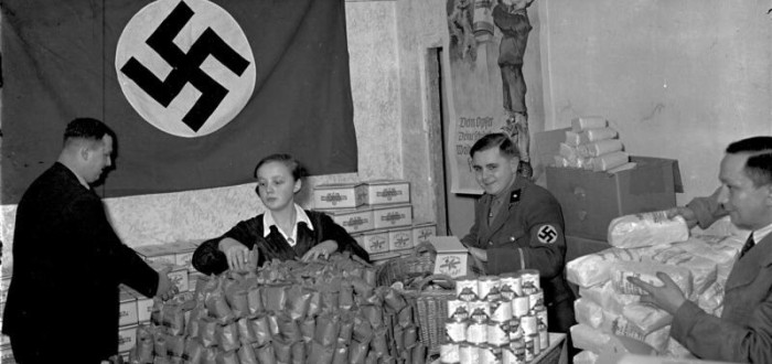 Vánoční dárky pro chudé v Německu 1935