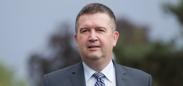 Najde ČSSD zachránce? Strana Jana Hamáčka to před volbami zkouší, jak se dá. Ale zatím to moc nevychází