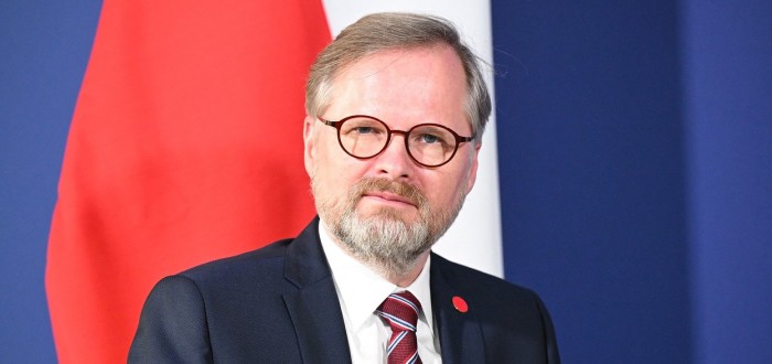Premiér Petr Fiala vypadá mnohdy celkem unaveně. Co vše obnáší práce vrcholného politika?