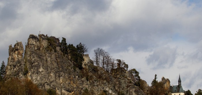 Pravděpodobně nejkomplikovanější hrad v České republice se jmenuje Pantheon