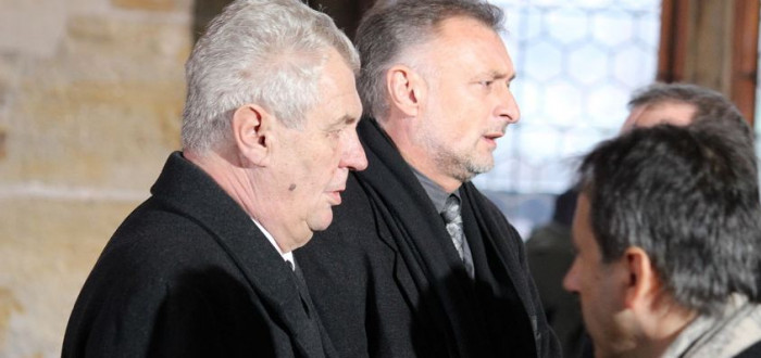 Miloš Zeman po deseti letech na Hradě končí. Jeho dědictví bude značně rozporuplné