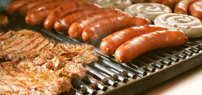 Klobásy musí obsahovat minimálně 80 % masa, jinak si koledujeme o průšvih