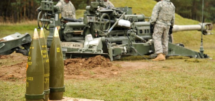 Verze M777A2 může odpalovat i přesné  a účinné granáty M982 Excalibur s naváděním GPS