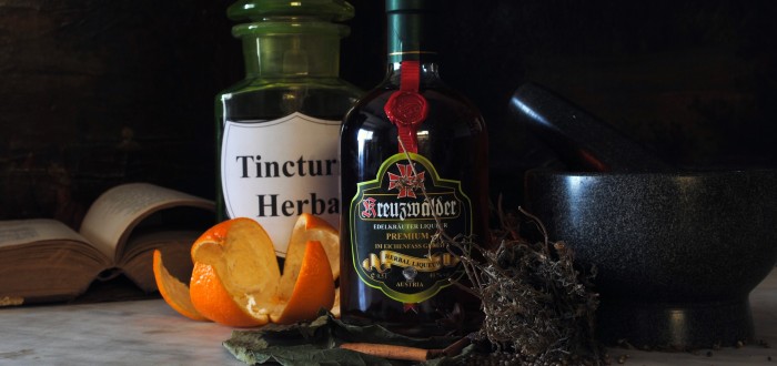 Hořký alkoholický nápoj pomůže nastartovat trávení. Po jídle bychom si měli dát naopak digestiv a jistě ucítíme změnu k lepšímu