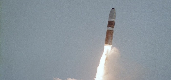 Odpal balistické rakety z ponorky (ilustrační obrázek)