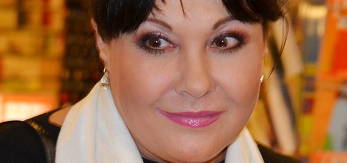 Podle některých lidí včetně jejího manžela by se měla Patrasová léčit