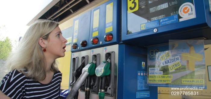 Síť čerpacích stanic MOL prodávala paliva přes 95 korun za litr. Prý šlo o technický problém, firma se omluvila