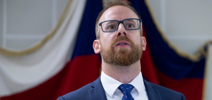 Ondřej Kolář je synem českého diplomata Petra Koláře. V mládí žil v Norsku, Švédsku a Irsku
