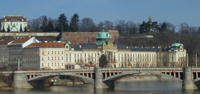 Poradní orgán vlády navrhuje modernizaci trhu práce