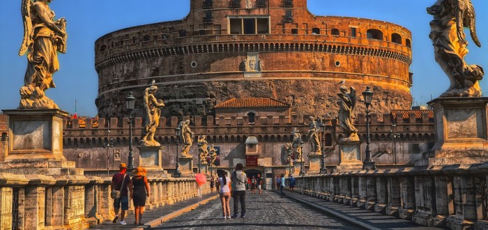 Italové mohou opět vyjít do ulic. Opatření jsou volněší, ale zůstávají