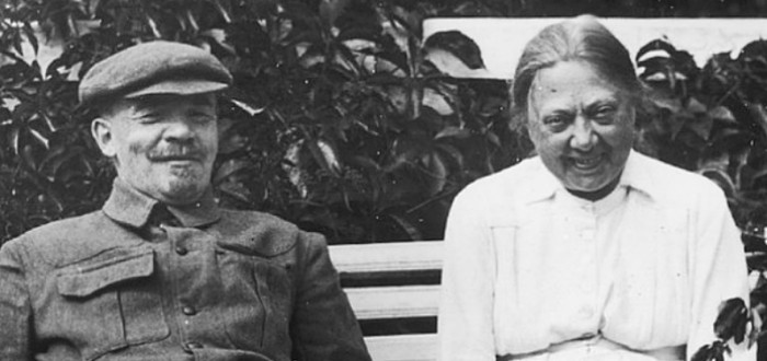 Naděžda Krupská byla revolucionářkou tělem i duší. Říkalo se, že kdyby mohla, byla by ještě krutější než sám Stalin