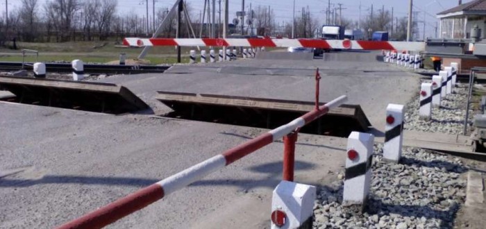 Ruské přejezdy jsou v uzavřeném stavu nedobytné