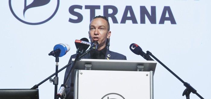 Budoucnost Pirátů ve vládě není vůbec jistá. Mají jen čtyři křesla a Fiala by se bez nich obešel