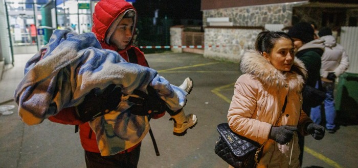 Pro některé uprchlíky je připraveno zázemí, další mohou zamířit ke svým příbuzným a známým