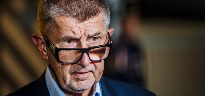 Andrej Babiš obdržel v roce 2019 spolu s Tomio Okamurou, Věrou Adámkovou a „dalšími hvězdami politického nebe“ zlatý bludný balvan v kategorii družstev za „blábolení a šíření pitomostí v oblasti zdravotnictví a vědy“