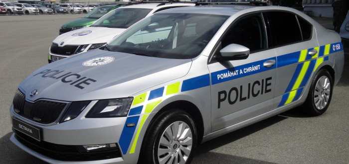 Policisté mají mít možnost udělit pokutu až 10 000 na místě za porušení pravidel současného nouzového stavu