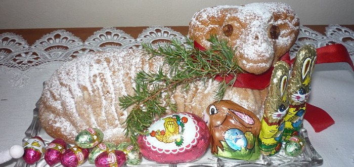 Traniční beránek na velikonočním stole nesmí chybět. Můžeme ale zkusit překvapit rodinu