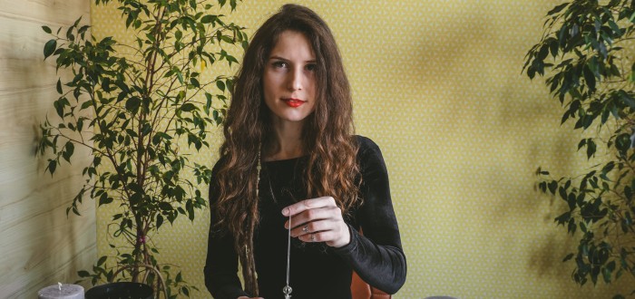Kartářky na TikToku vykládají za dárečky od svých sledujících. Noční streamy se stávají populární
