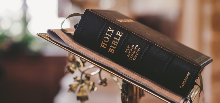 Nejstarší části Starého zákona snad pocházejí až z 9.−12. století před naším letopočtem, ale Bible jako celek, jak ji známe dnes, je výsledkem dlouhého procesu kanonizace