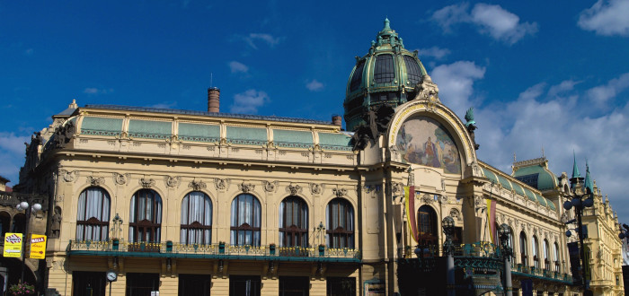 Výzdobu měli na starosti umělci jako Max Švabinský, Mikoláš Aleš, Alfons Mucha a mnoho dalších