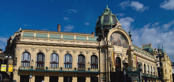 Výzdobu měli na starosti umělci jako Max Švabinský, Mikoláš Aleš, Alfons Mucha a mnoho dalších