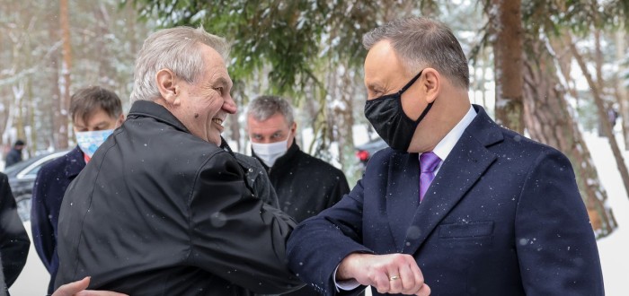 A ještě mu mohl dát flákanec, aby bylo dokonáno...