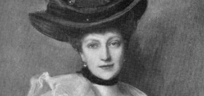 Alžběta Marie Rakouská přišla o svého otce Rudolfa v útlém dětství. Její dědeček císař František Josef se jí tuto bolestnou ztrátu snažil všemožně vynahradit. Splnil jí každé přání, a proto z ní vychoval člověka bez morálních zábran