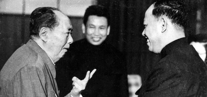 Mao Ce Tung a Pol Pot v pozadí. Mao byl jeho velký vzor, větší než Stalin