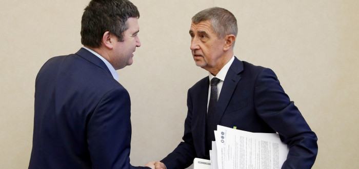 Pánové Hamáček s Babišem zemi dovedli do...na okraj propasti