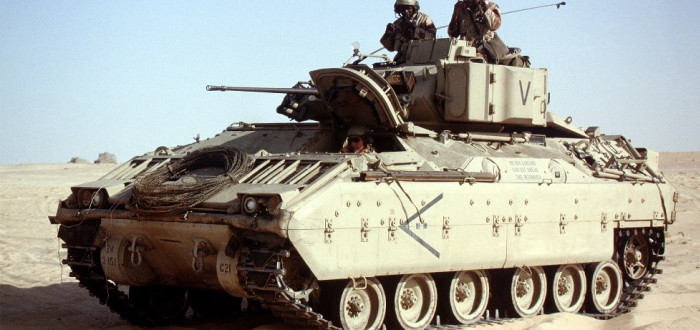 Americké vozidlo Bradley je dodáváno také na Ukrajinu. Obránce i Washington však znepokojují vysoké ztráty strojů