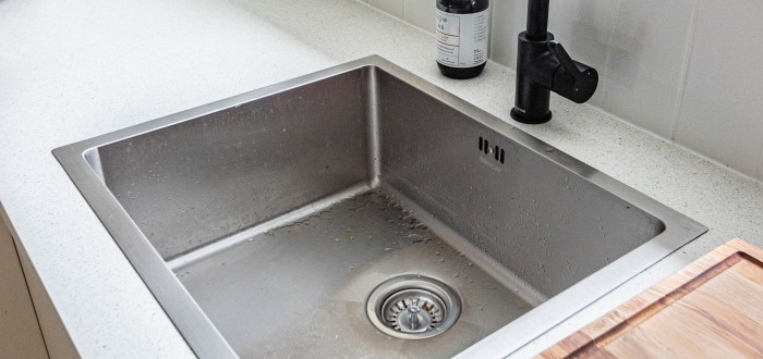 K odblokování umyvadla vám pomůže jedlá soda a ocet