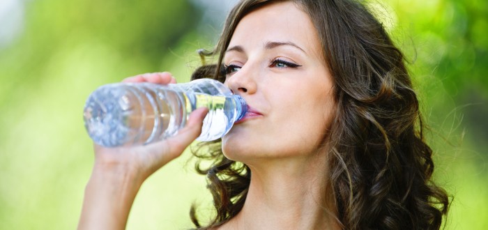Zejména v letních měsících je nutné nezapomínat na dostatečnou hydrataci