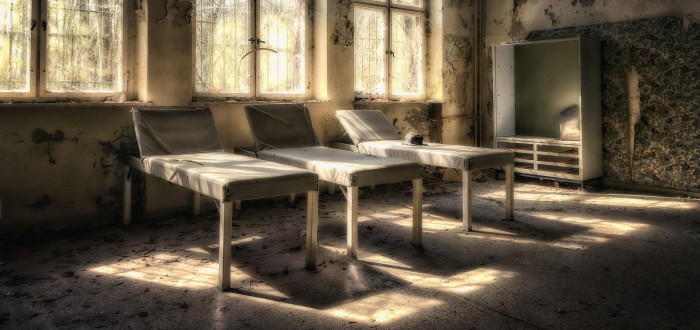 Poměry v někdejších psychiatrických zařízeních si dovedeme představit jen stěží
