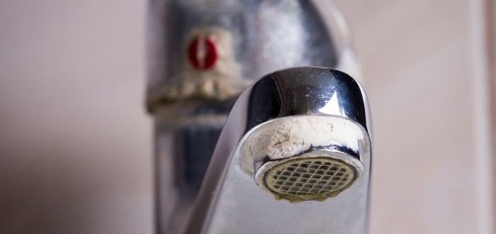 S odstraněním vodního kamene vám může pomoci i obyčejný citron