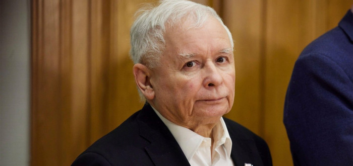 Jaroslaw Kaczynski se nebojí mnoha tvrdých úderů a je možné, že volby jeho strana ovládne