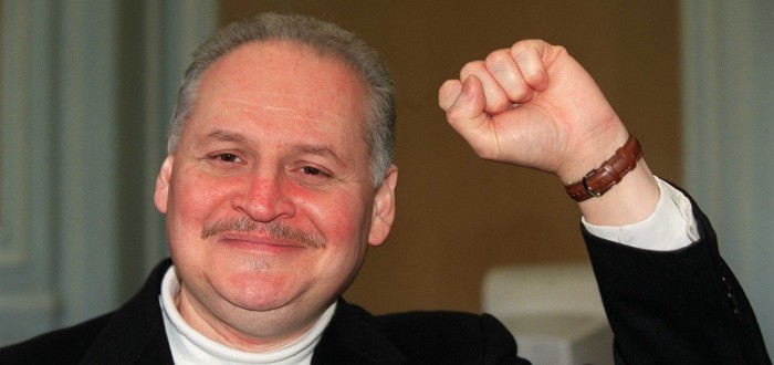 Je to jeden z největších světových teroristů. Na ulici bychom si mysleli, že jde o příjemného pána ze sousedství...