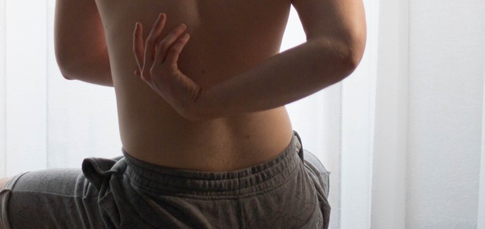 Od bolesti zad si lze ulevit pravidelným protahováním