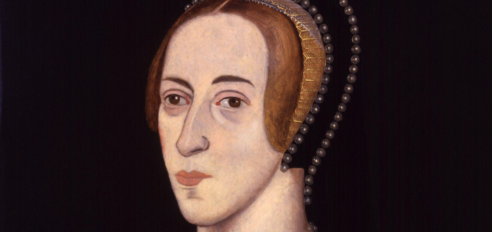 Anna Boleyn byla popisovaná jednou jako krasavice, jindy jako šestiprstá žena s vyčnívajícím zubem a nevzhlednou deformací na krku