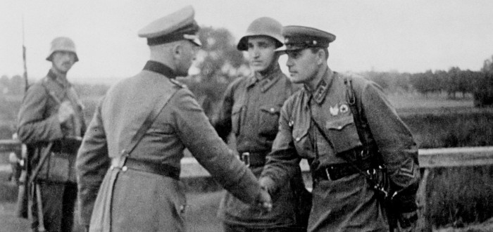 Rusko a Německo si v roce 1939 rozdělily Polsko ruku v ruce