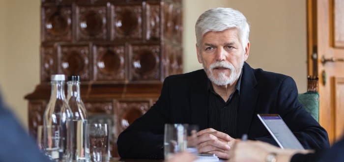 Doleček vyhrožoval Petru Pavlovi velmi nevybíravým způsobem. Jemu podobným v minulosti vynesly podobné výroky i nepodmíněné tresty