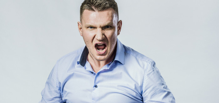 Jiří Hanousek je realitní makléř. Na Youtube natáčí zábavná videa