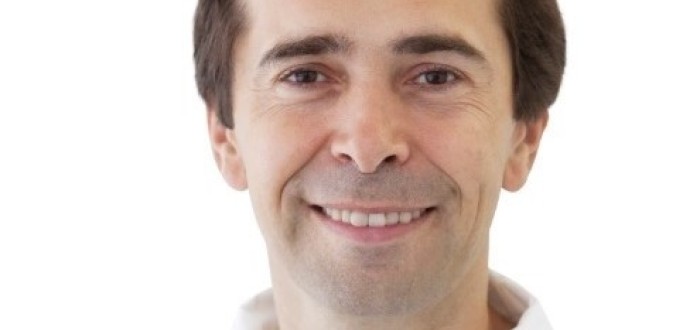 Pavel Stodůlka se specializuje na oftalmologii – převážně na refrakční chirurgii, operace šedého zákalu a transplantace rohovky