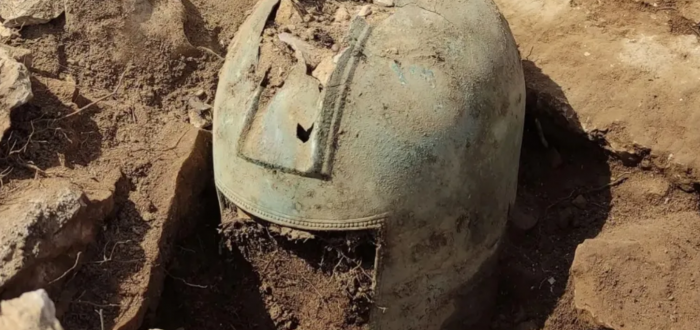 Přilba je kupodivu ve velmi dobrém stavu